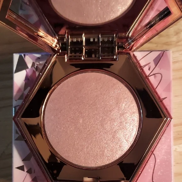 Fenty Beauty Diamond Bomb All-Over Diamond Veil - Pink - Picture 8 of 11